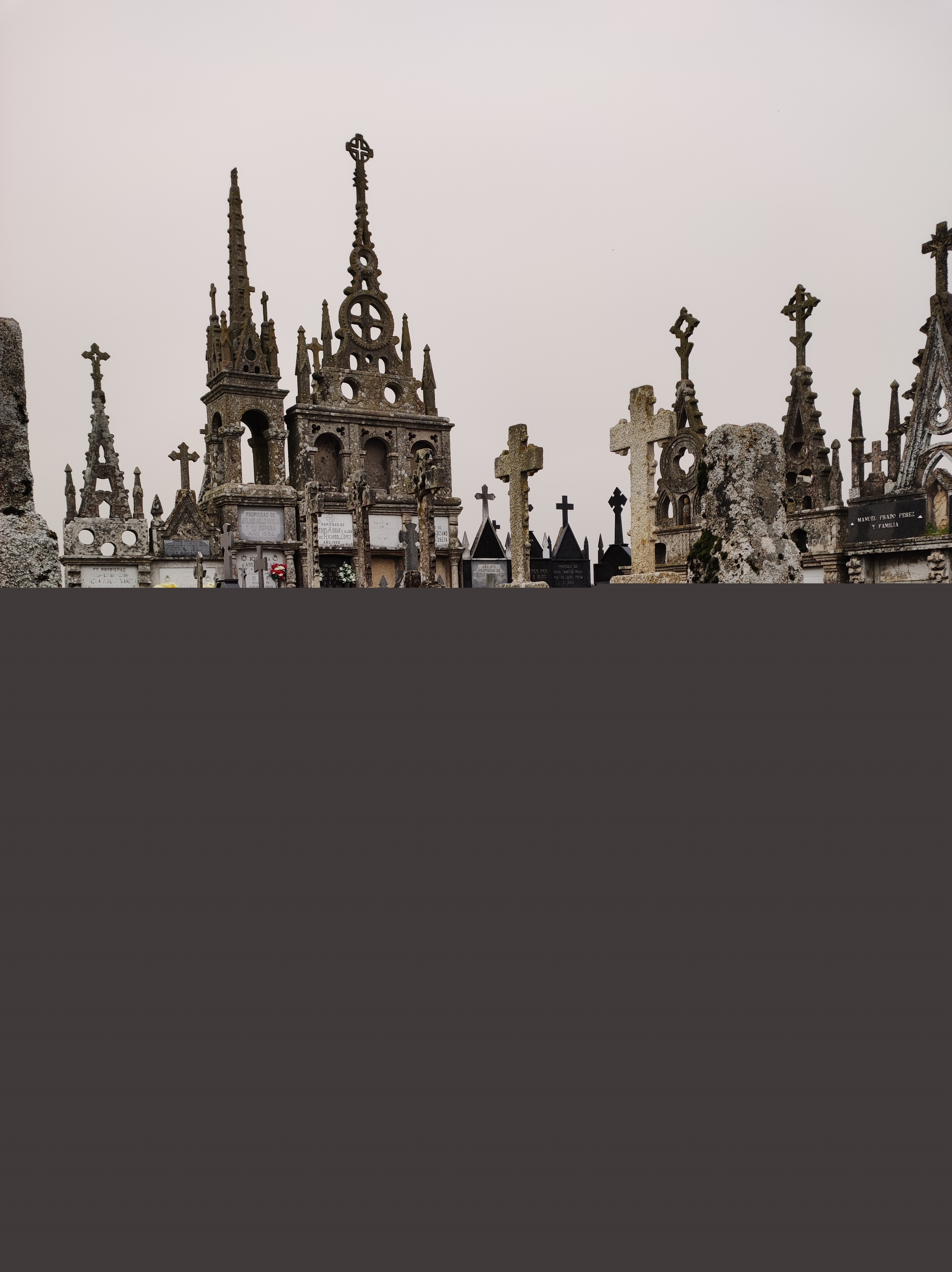 Ampliar: Camposanto de Rioaveso (Vilalba)